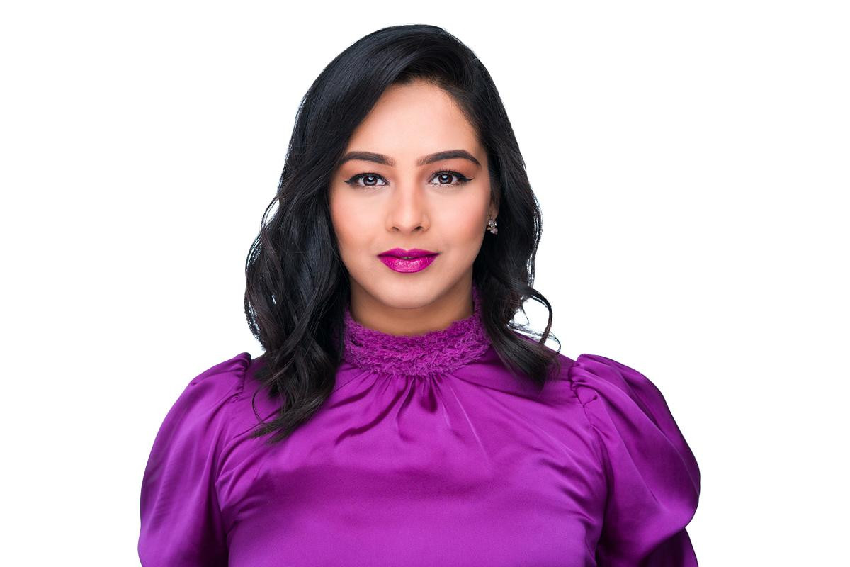 Edmonton LinkedIn headshot photo on white